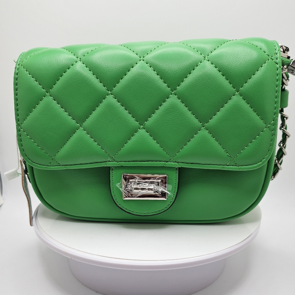NWT Cute little green bag